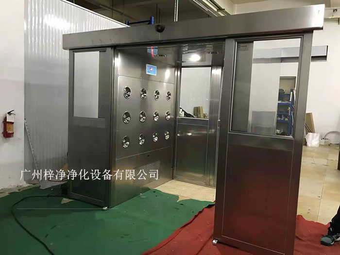 貨淋室是人員和貨物進入潔凈室所必需的通道，它可以減少貨物進出潔凈室所帶來的污染問題。